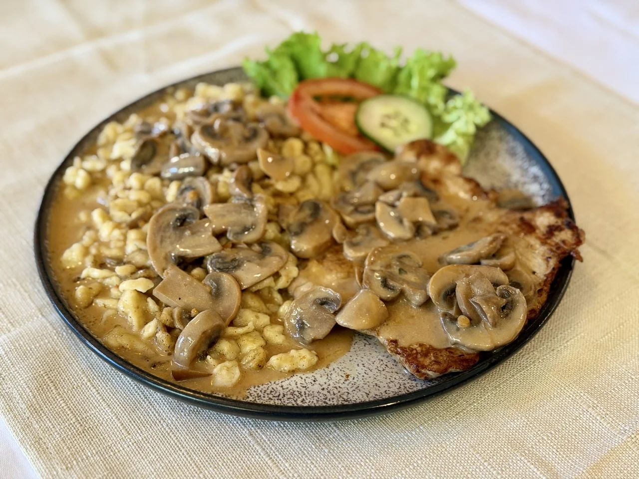 Rahmschnitzel mit Spätzle
